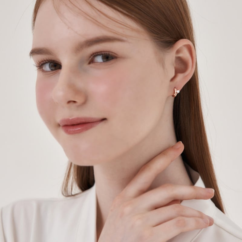 CRANNE 14K Simple One-Touch Cubic Earrings C24EGP209