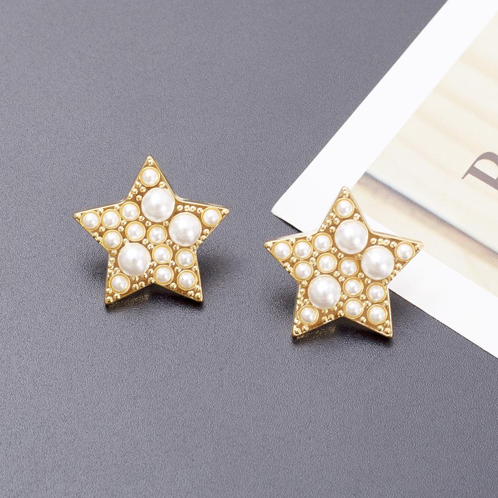 Korean Style Retro Women's Zinc Alloy and Imitation Pearl Star Stud Earrings