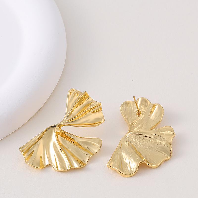 European Fashion Flower Stud Earrings for Versatile Daily Wear