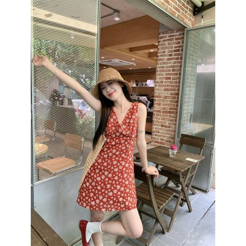 Red retro floral suspender dress women's summer new tea pure desire French temperament V-neck Hong Kong style skirt
