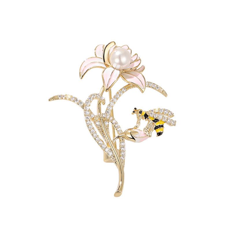 Bo Xin Yun Elegant Peony Pearl & Zircon Bee Brooch