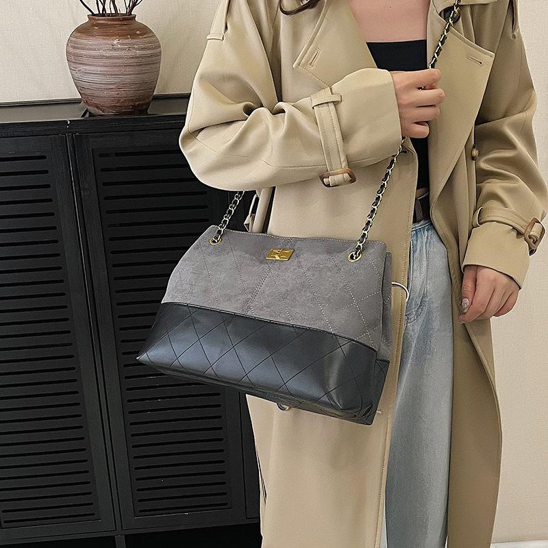 Women's Luxury Argyle Chain Underarm Tote Bag - Mielard Color Block, Large Capacity, Commute Style.