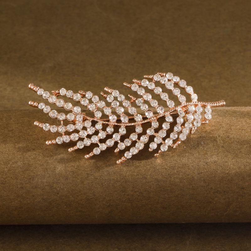 Elegant Alloy Brooch: High-End Women's Versatile Pin for Coats and Suits