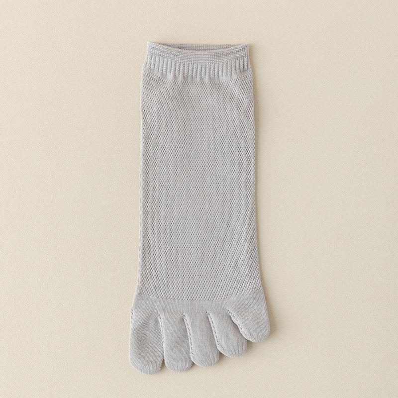 Men's Antibacterial Cotton Split-Toe Socks - Breathable, Sweat-Absorbing Five-Finger Socks for Spring/Summer.