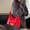 Fashion high-grade texture pu rivet large-capacity women's commuter bag exquisite locomotive underarm shoulder messenger bag