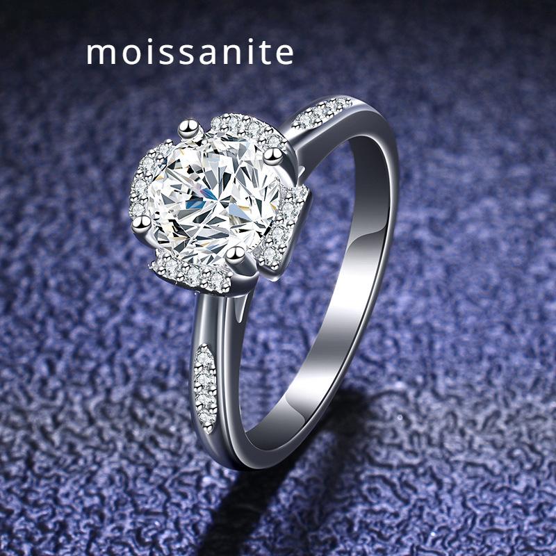 S925 Sterling Silver Ring 1ct Moissanite Ring Women's Ring Hollow Four Claws Classic Crown Wedding Ring Proposal Diamond Ring Gift for Girlfriend