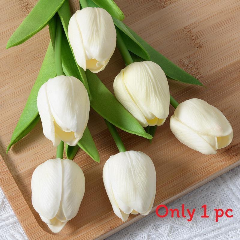 Artificial Realistic Plant Tulipa Gesneriana For Display And Decoration Event