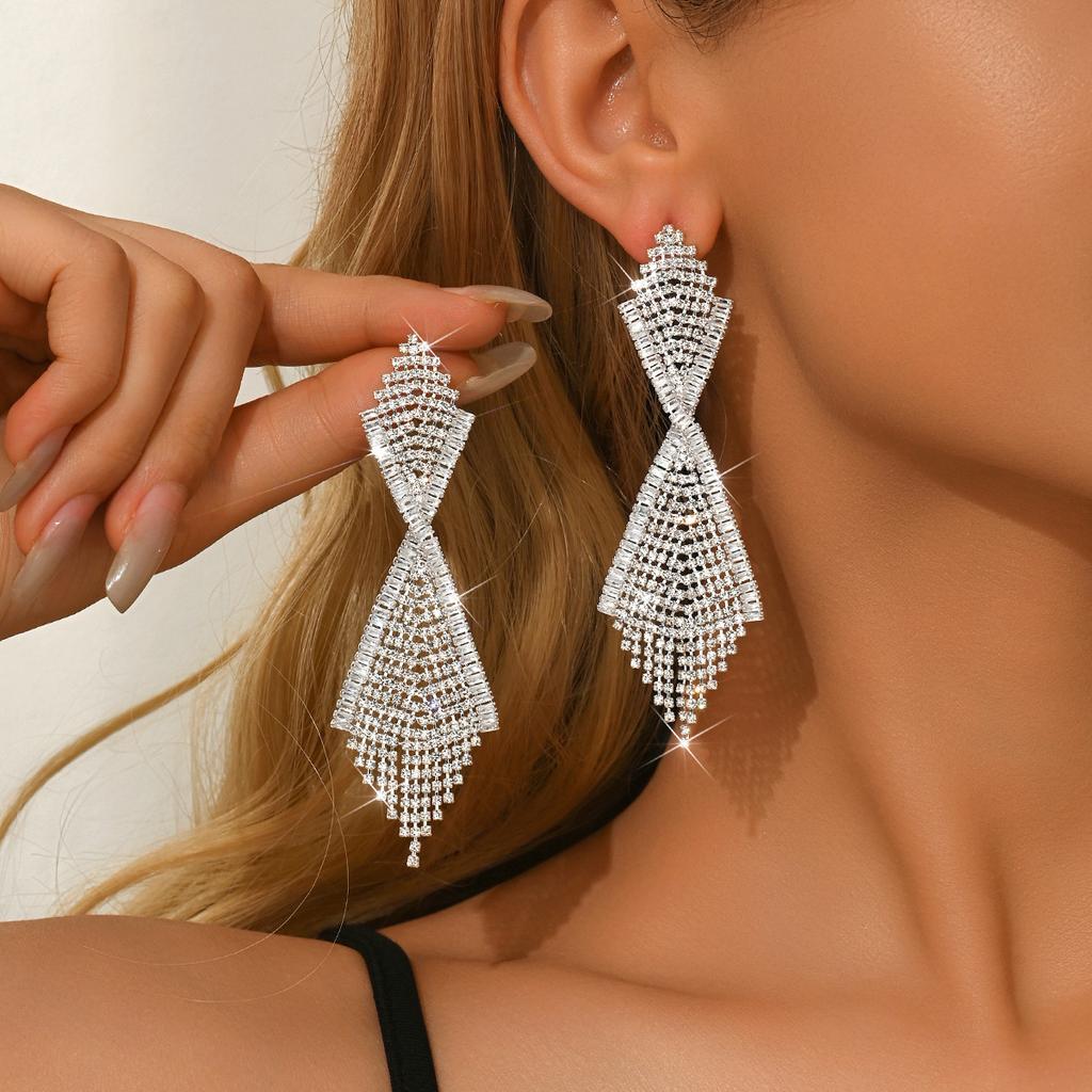 European and American Diamond-encrusted Metal Long Fringed Earrings Women's High-end Studs, Niche Temperament Earrings
