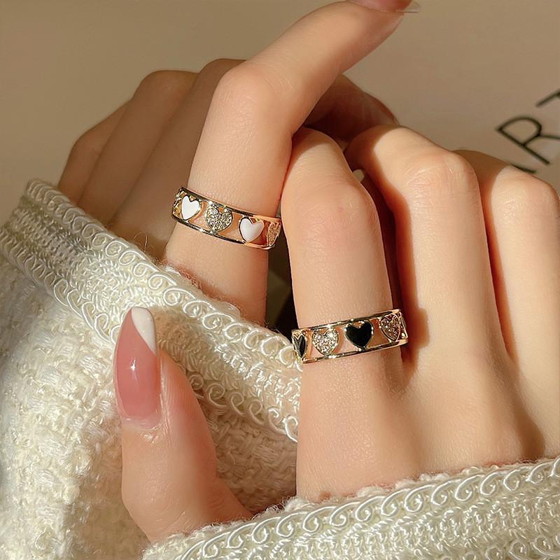 And Elegant Stylish Heart Ring With Unique Geometric Design For Women Adjustable For Comfort