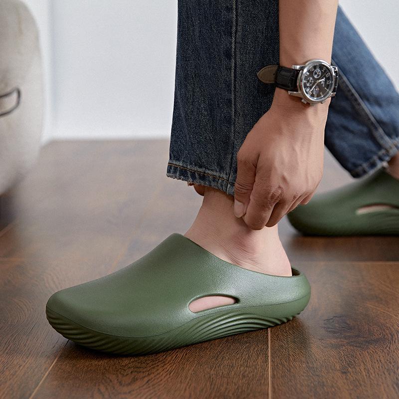 Men's 2025 Thick Sole Non-Slip Outdoor Slippers - Comfort Feel, Breathable Design.