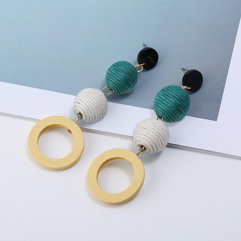 

Льняной шнур Контрастный цвет Три шара Круглые Деревянные Личность Геометрия Подвесные серьги для женщин Корейская модная бижутерия