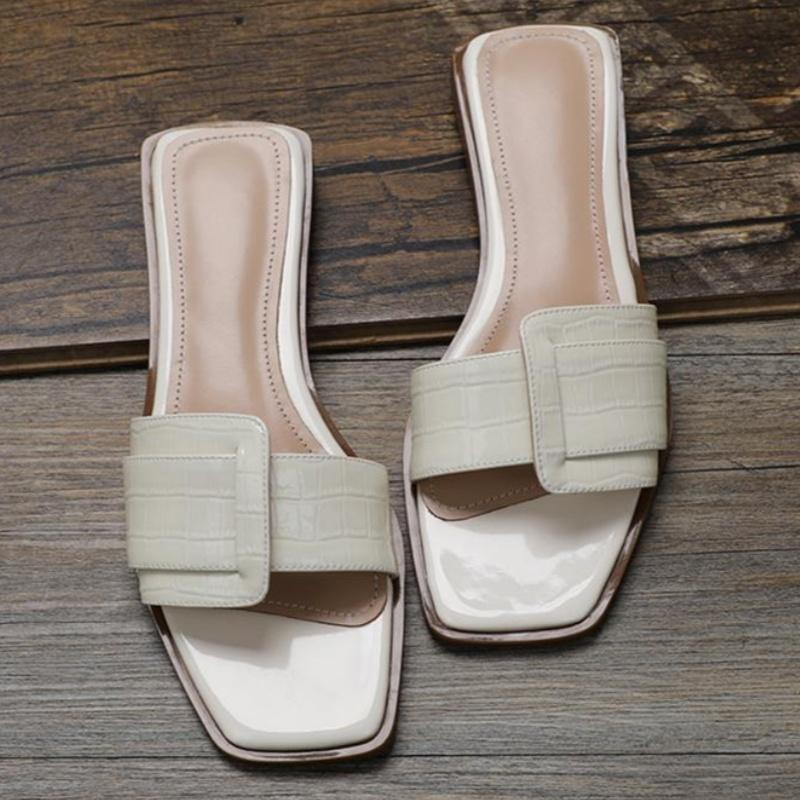 Fashion 2025 Rome Style Leisure Fashion Leather Slippers Summer Casual Flat Shoes Female Slippers Women Luxury Soft Women Sandals