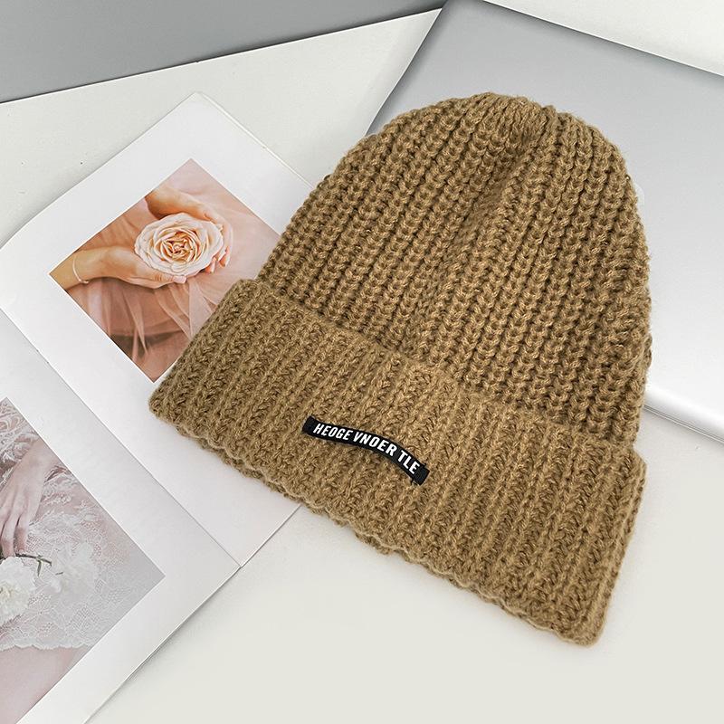 The Large Head Girdle Warm Ear Protecting Knitted Cap Is Fashionable and Versatile Making Your Face Look Good. The Small Woolen Cap Keeps You Warm