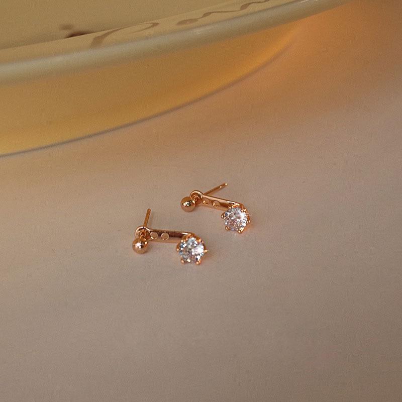 Brincos da Moda de Diamante Zircônia: Compacto, Versátil e Perfeito para Uso Diário.