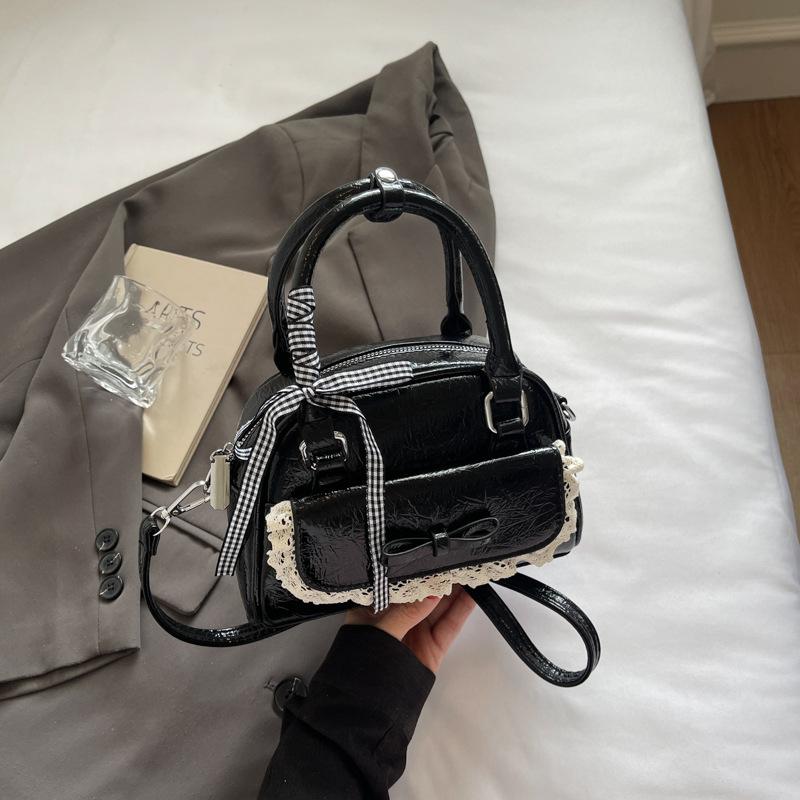 

Niche bow square bag women s 2025 summer new foreign style messenger bag texture portable bowling bag чорний