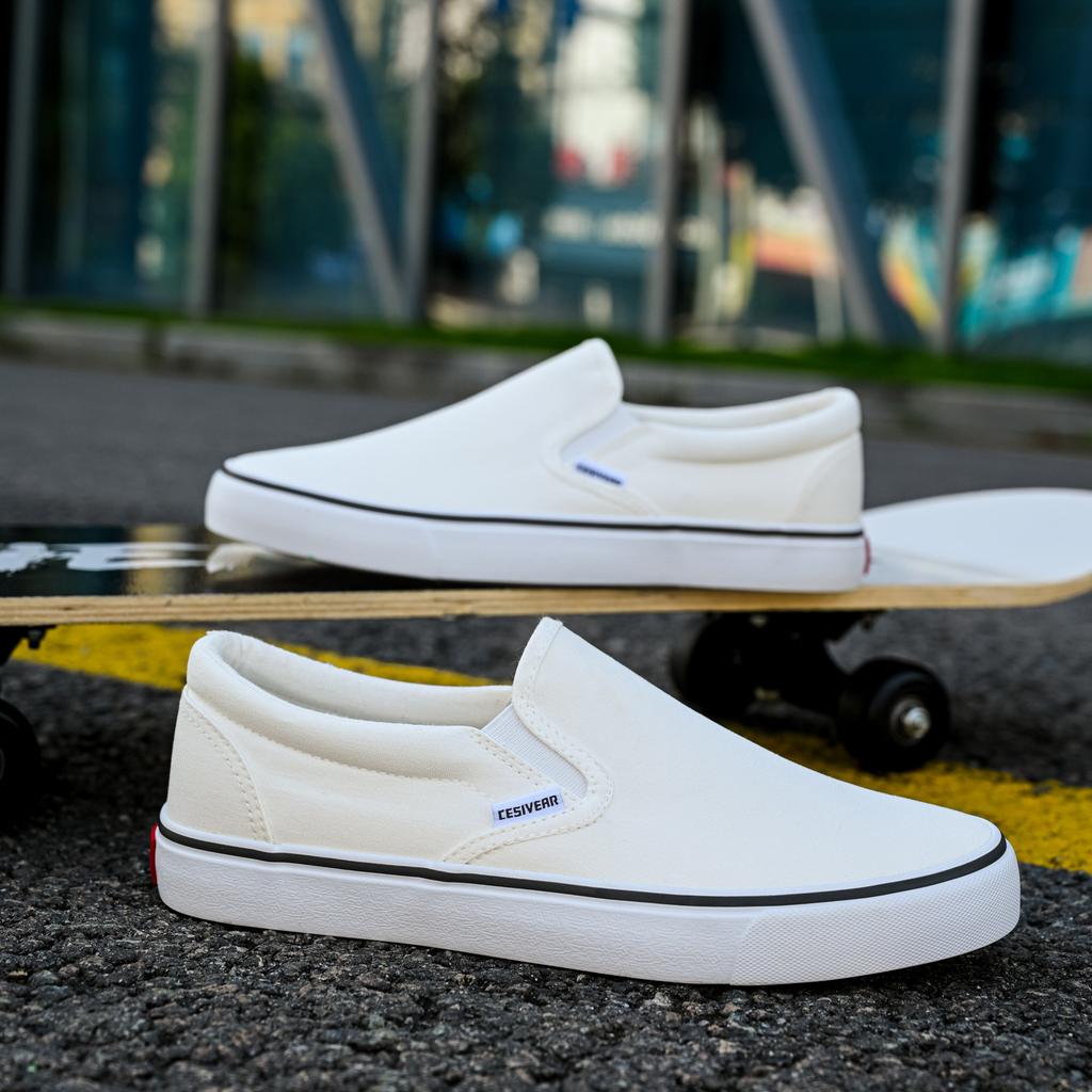 Summer 2026 New Foot Cloth Shoes for Men and Women Breathable Casual Couple Canvas Shoes