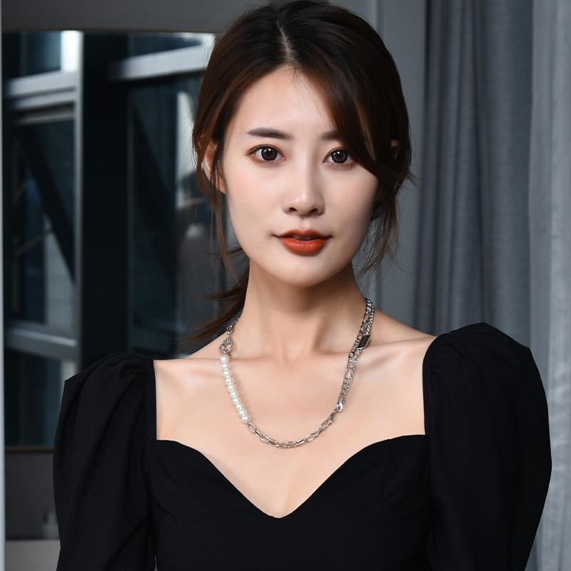 Trendy Pearl Adorned Necklace In Durable Titanium Steel Perfect For Men And Women