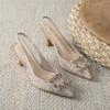 Scarpe singole con tacco alto a punta con fibbia quadrata plissettata in raso per donna con borsa con temperamento sandali