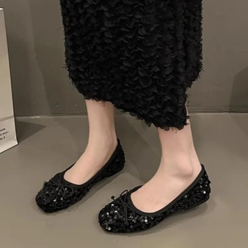 

Модные женские туфли на каблуке Весна Новые на плоской подошве с мелким вырезом Элегантные Повседневные Удобные Мягкая подошва Квадратный носок Женская обувь 43 чёрный