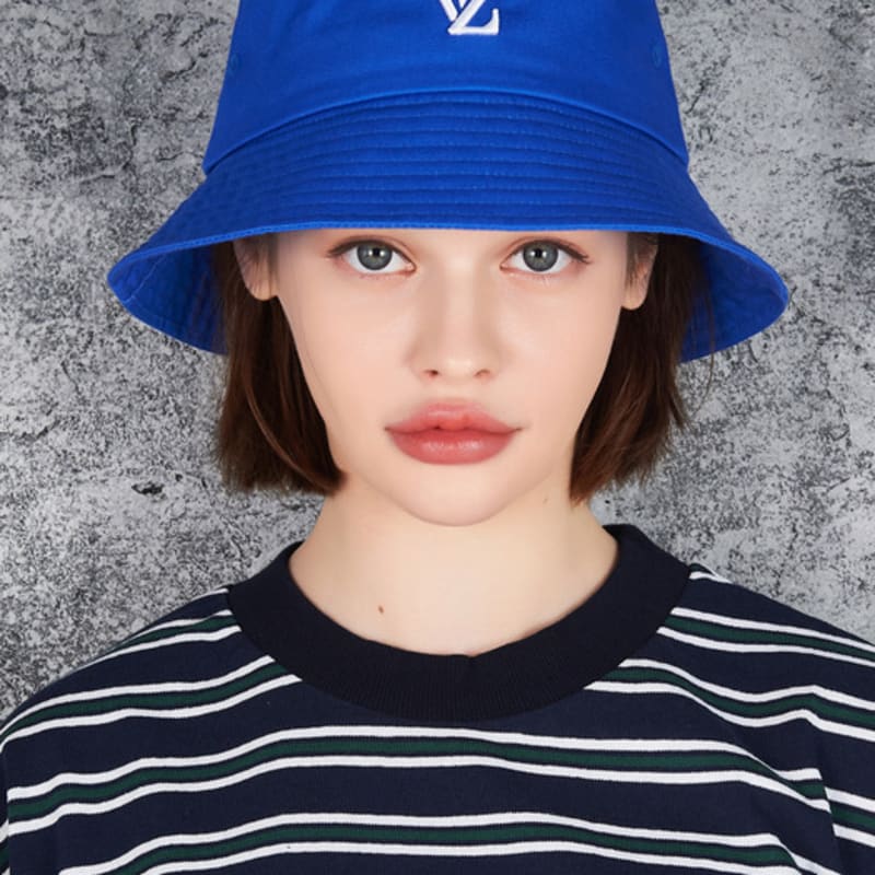 

VARZAR 3D Monogram Color Bucket Hat Blue FREE