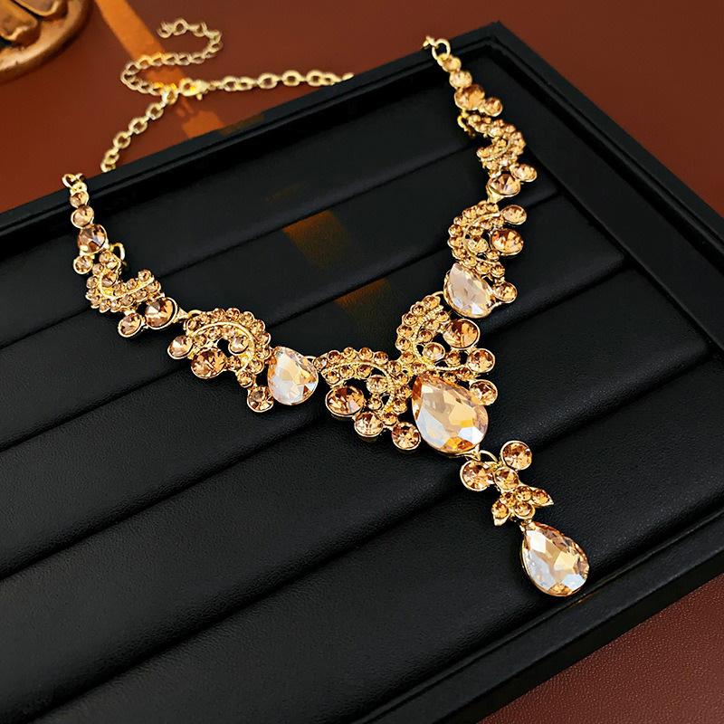 2 Pcs Luxury Rhinestone Pendant Necklace for Women French Retro Exquisite Collarbone Chain Geometric High Quality Zircon Set M1
