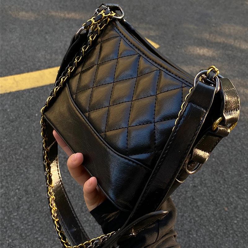 Популярная женская сумка-цепочка в стиле Сяосянфэн, новая популярная 2025 года, высококачественная, черная, на плечо, через плечо, сумка-мессенджер женская