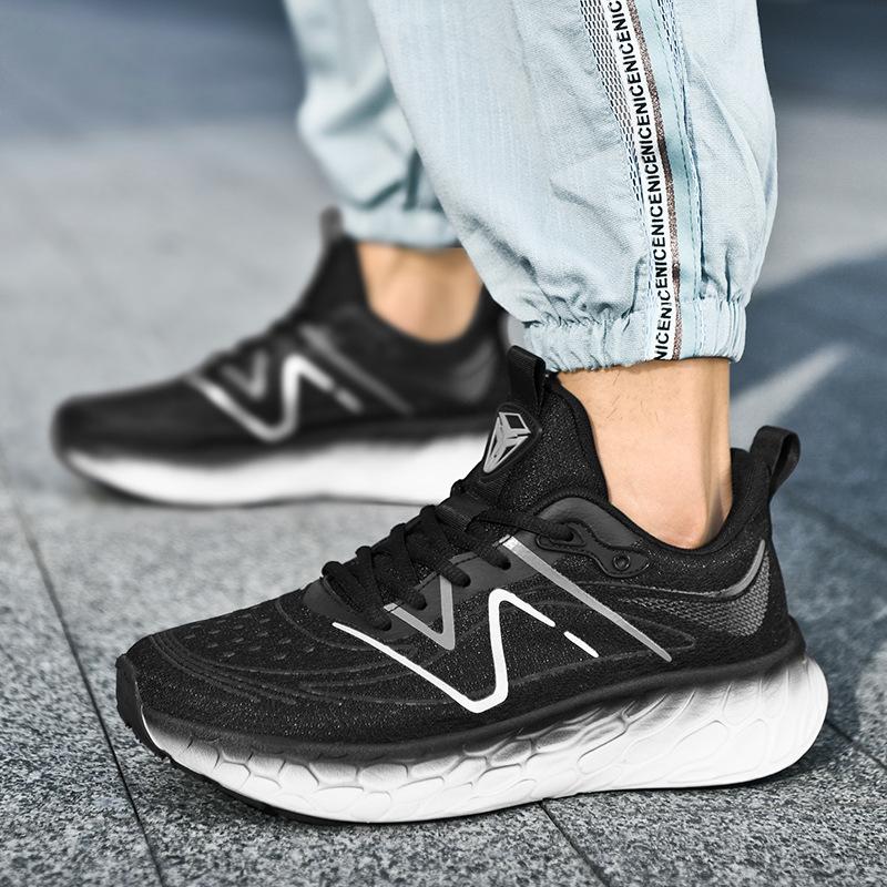 Autumn Men's Sports Shoes Running Shoes Flying Woven Breathable Running Shoes Fashionable Light Mesh Casual Shoes