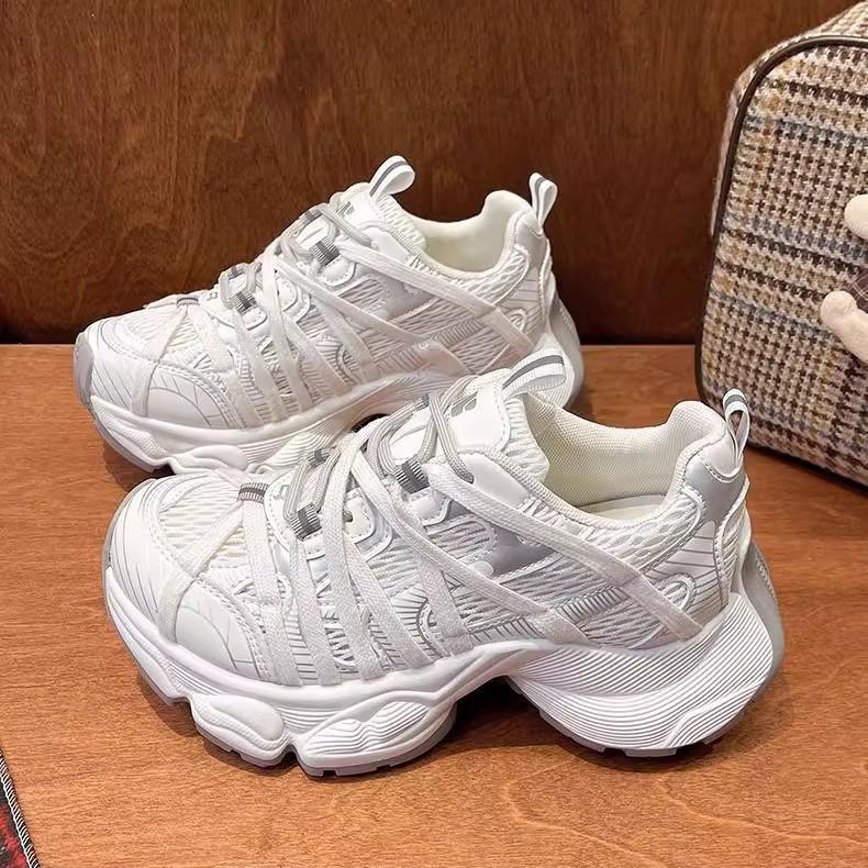 

2025 новые летние туфли на платформе, кроссовки для папы, женская обувь, универсальные популярные сетчатые дышащие повседневные спортивные сетчатые туфли, одинарная обувь 40 белый