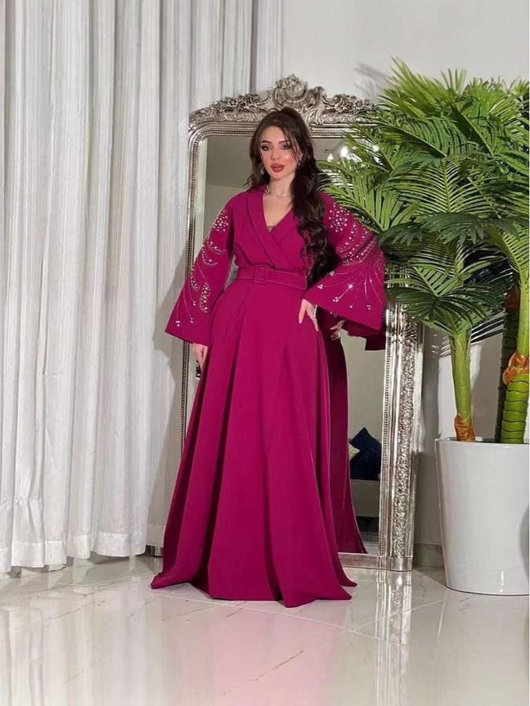 2024 Herbst Strassgürtelkleid Robe für Frauen aus dem Nahen Osten