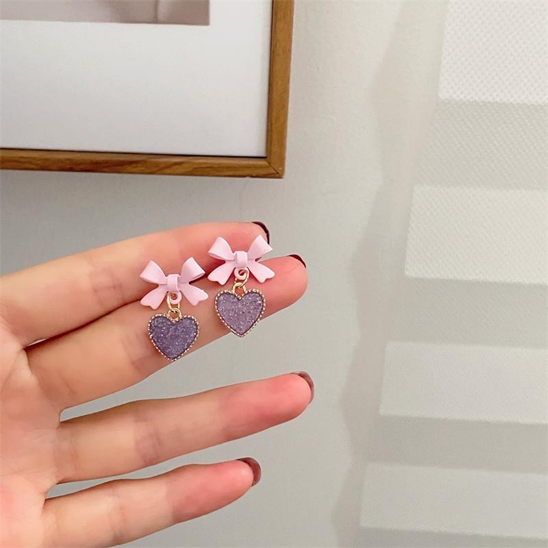 

S925 Серебряная игла Сладкий бант Любовные серьги Женский простой темперамент в форме сердца Серьги с нишевым дизайном