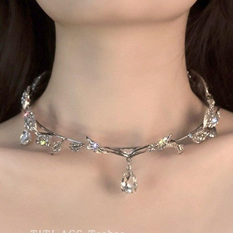 Kronenblätter, Wassertropfen voller Diamanten, Stirn der Braut mit Wasserdiamanten geschmückt, Hochzeitskopfbedeckung voller Diamanten, Kronenstirnbänder