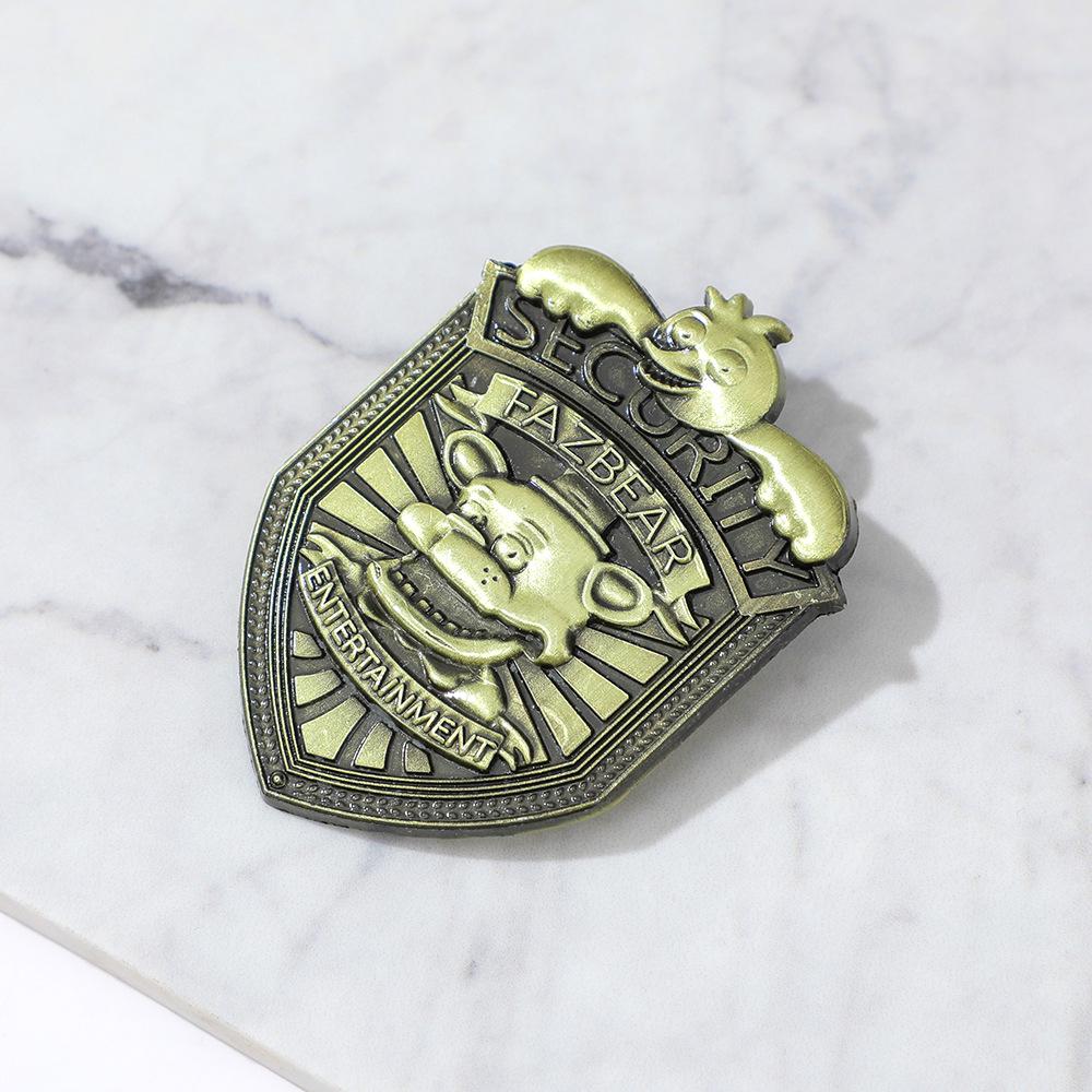 Retro Bronze Bear Brooch: Halloween Thriller Metal Pin Badge for Clothing