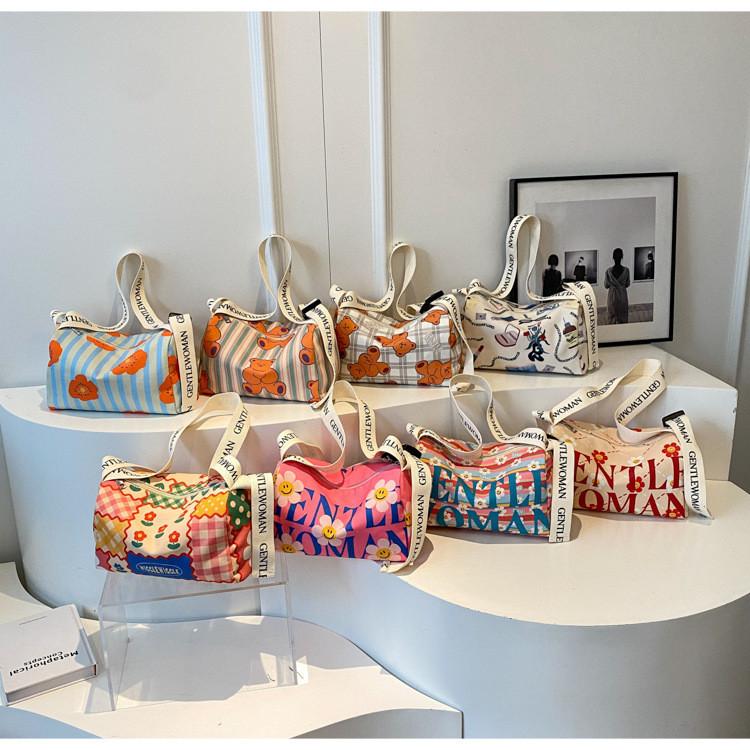 Cute Painted Floral Canvas Bag 2023 New Casual Shoulder Bag Cross-border Fashion Bear Grid Blue Red