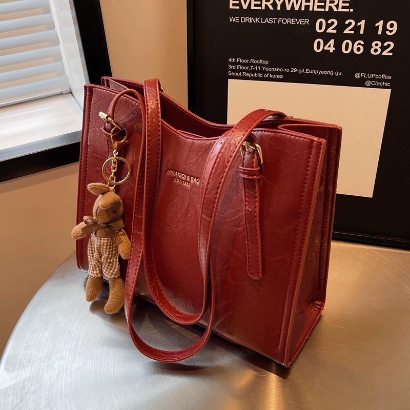 

Women s Solid Color Large Capacity Shoulder Tote Bag with Rabbit Charm Fashion Zipper Satchel Handbag for Work & Daily Use вина червоного кольору