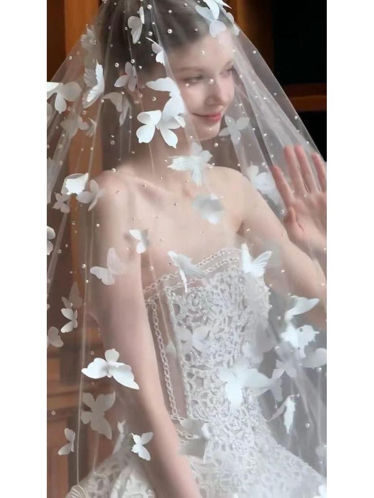 Νυφικό πέπλο Mori Style Λευκή Πεταλούδα & Νυφικό Φόρεμα Γοργόνα με Μαργαριταρένια Κεφαλοστολίδι