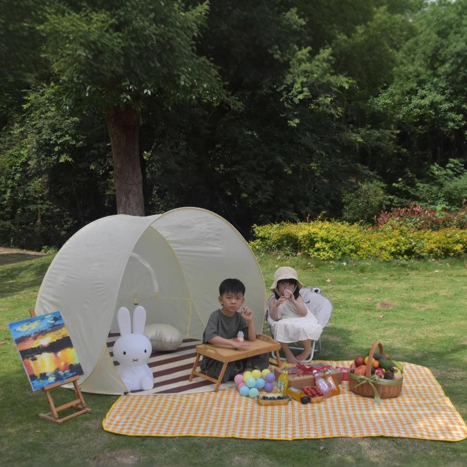 Portable Quick-Open Family Picnic Tent for Children - Easy Setup & Lightweight