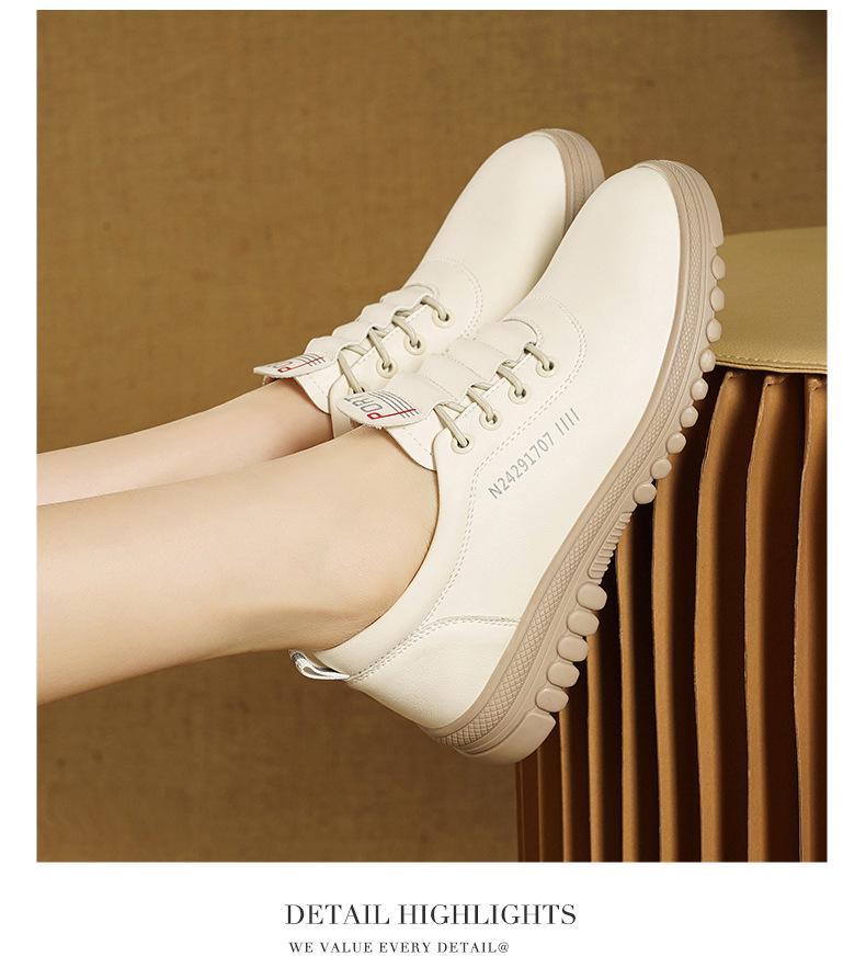 Women's Fleece-Lined White Leather Sneakers: Warm Winter Fashion - Soft Upper & Casual Style for Middle-Aged and Elderly.