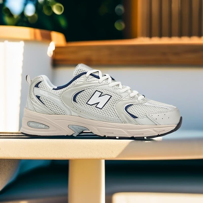 Women Mesh Flat Shoes Autumn New Fashion Tennis Thick Soled Lace Up Casual Breathable White and Black Sneakers 530