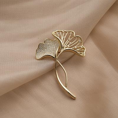 High-End Ginkgo Biloba Blatt Diamantenbesetzte Perlen Anstecknadel Brosche Temperament Dual-Purpose Anti-Licht Kleideraccessoires