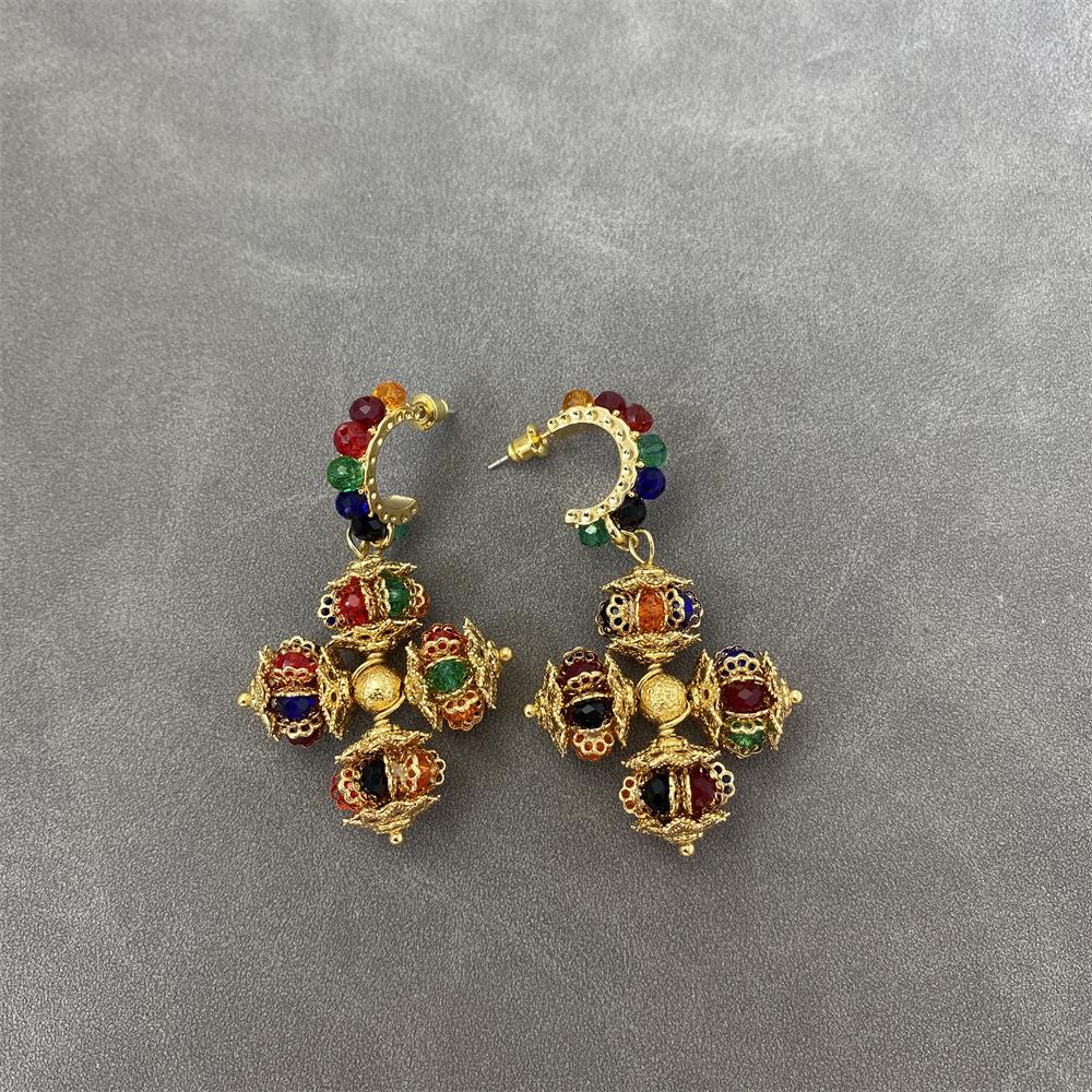 

Яркие португальские серьги со стразами: Дизайн Ниши Передающие Удачу Серьги-гвоздики