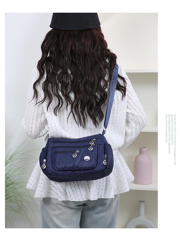 Women's Large Capacity Fashionable Oxford Cloth Crossbody Shoulder Bag.