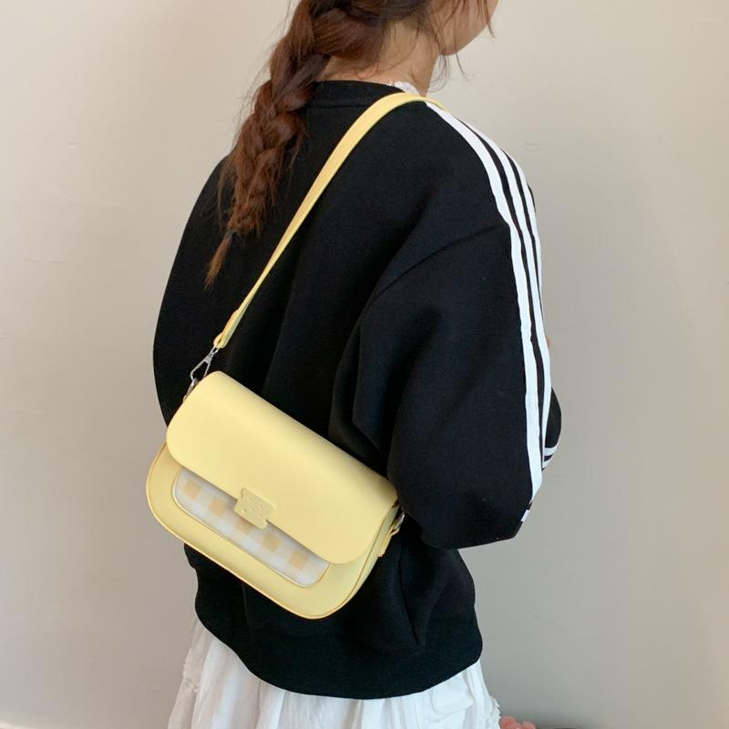 Fresh and high-value plaid small square bag women's new cute versatile shoulder bag niche messenger bag bag
