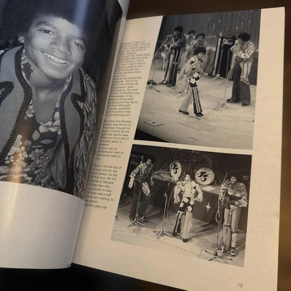 [USED] MICHAEL JACKSON KING of POP Photo Book