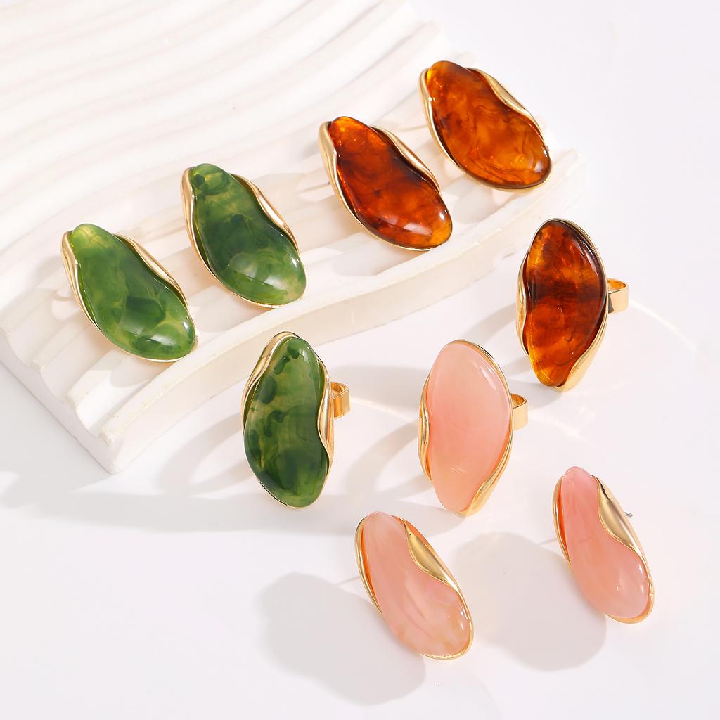 Maillard Style Irregular Resin Alloy Earrings Women's Fashion Retro Coffee Color Electroplated Stud Earrings Ring Set Jewelry