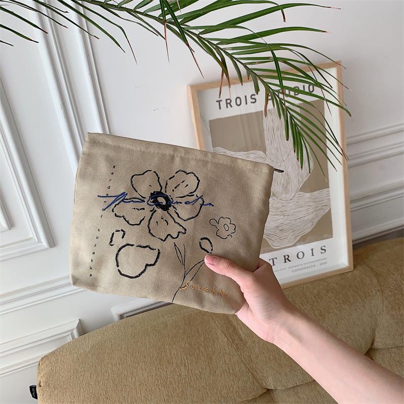 Japanese Floral Embroidery Portable Large Capacity Cosmetic Bag Street Fashion Canvas Lipstick Storage Bag