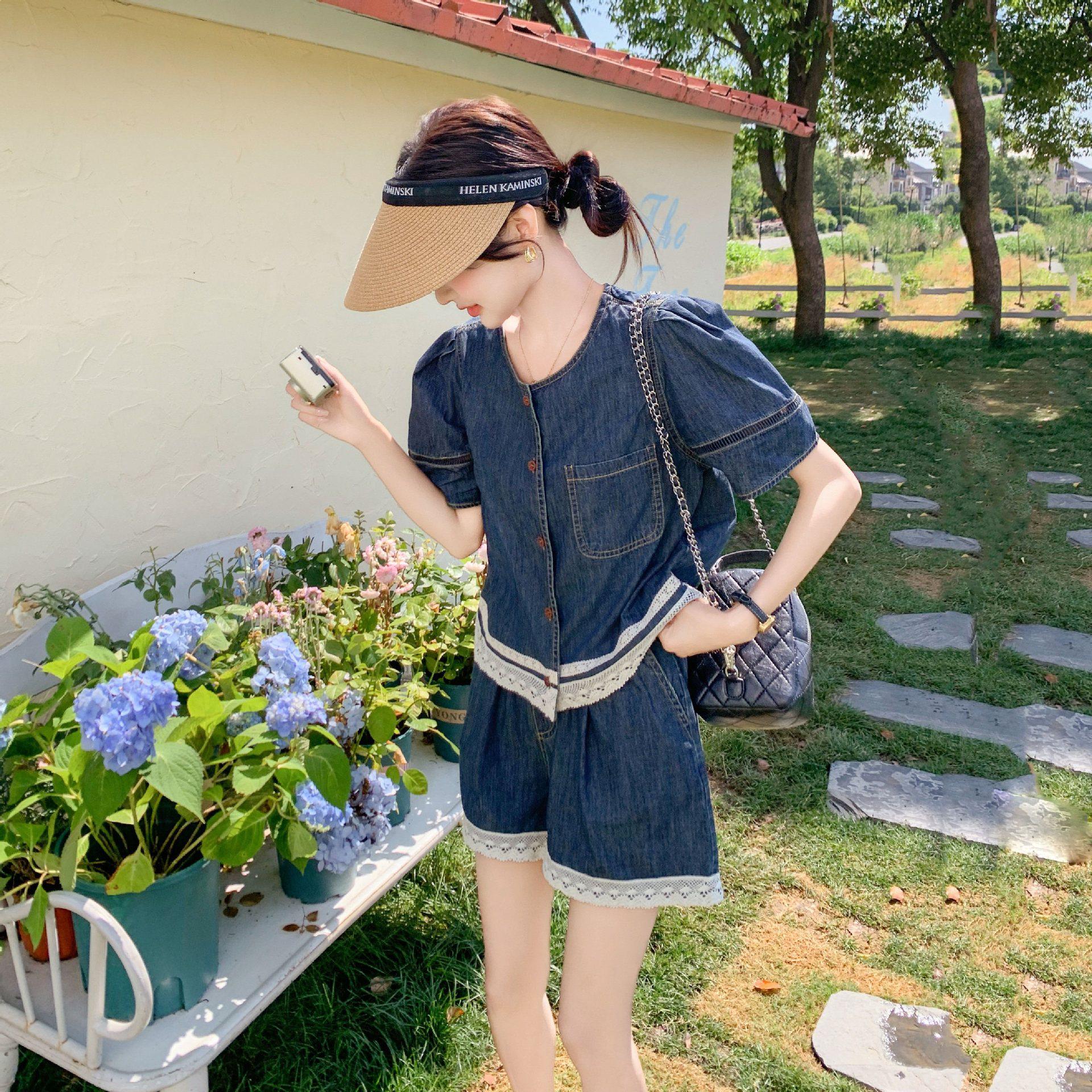 Summer 2026 Women s Retro Denim Suit: Lace Patchwork Two-Piece with Shorts Small