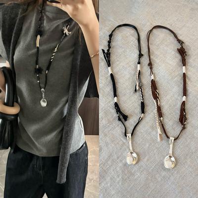 Colar de corda trançada com colher de prata, design de nicho feminino, moda versátil, corrente de pescoço, corrente de suéter