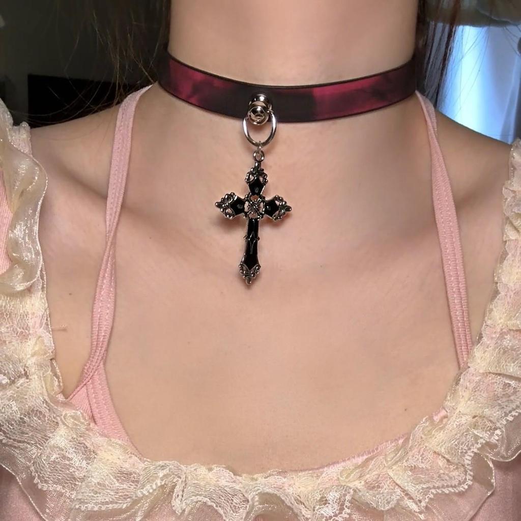 Chique Pittige Meisje Leren Bel Choker Ketting – Uniek Minderheidsontwerp