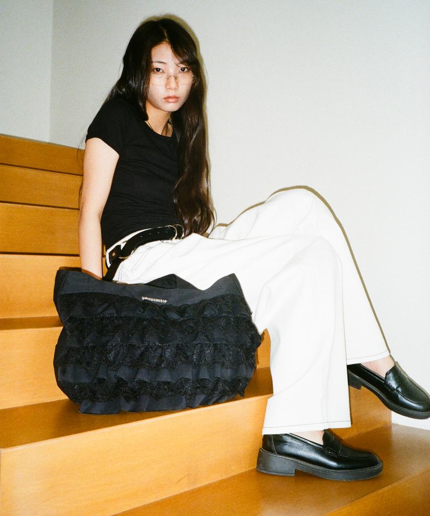 Iugamakaras Frilled Shopper Bag (Black)