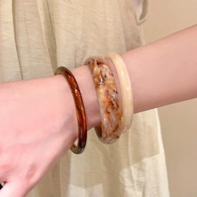 Acryl Unregelmäßig Übertrieben Geometrisch Einzigartiges Design Breites Armband Geeignet für Damen Party-Kombinationen